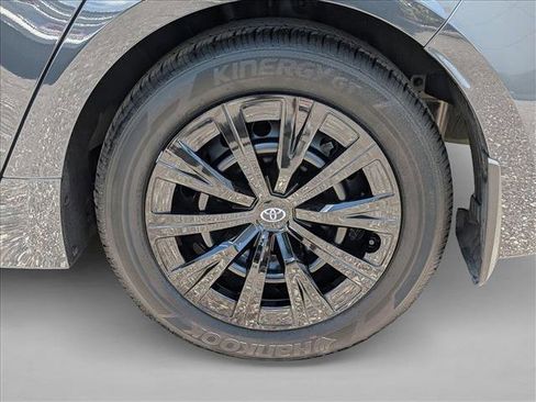 Used 2025 Toyota Corolla LE FWD image 23