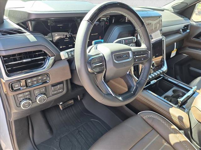 New 2027 GMC Yukon XL Denali Ultimate w/ LPO, Illumination Package AWD/4WD image 3