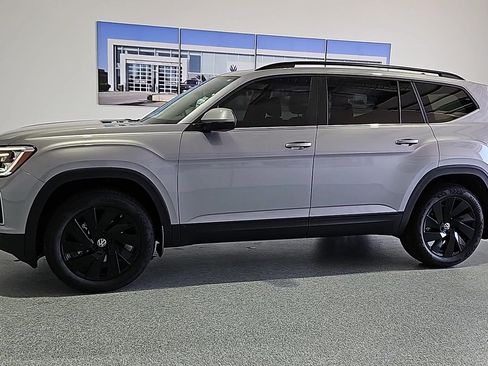 New 2026 Volkswagen Atlas SE FWD image 6