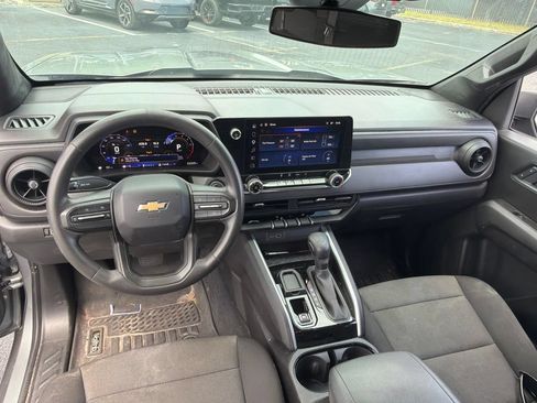 Used 2025 Chevrolet Colorado W/T RWD image 10