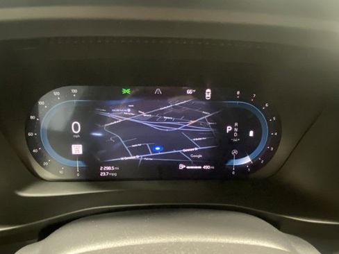 Used 2025 Volvo XC40 B5 Core image 16