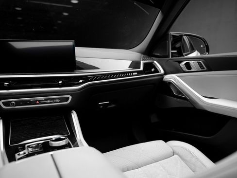 Used 2024 BMW X6 M60i image 42