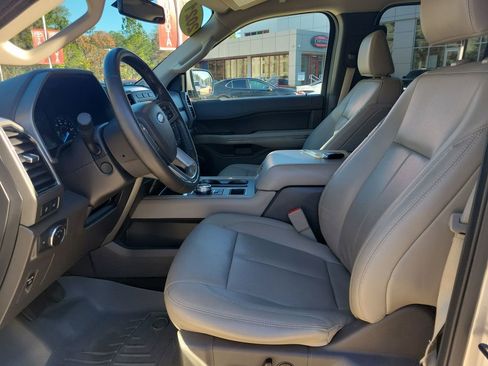 Used 2021 Ford Expedition XLT image 16