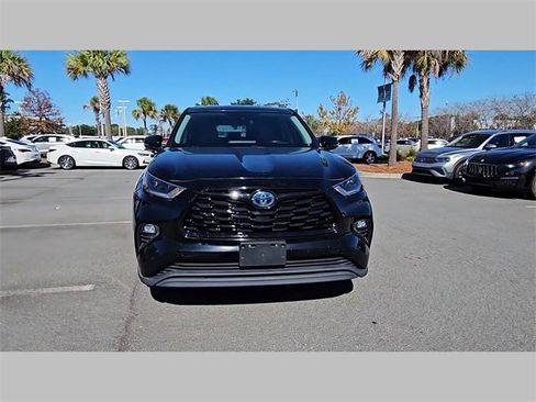 Used 2021 Toyota Highlander LE image 33