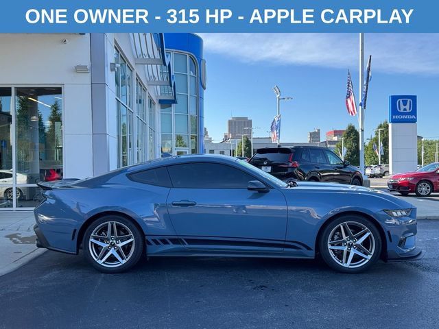 Used 2024 Ford Mustang Coupe RWD image 2
