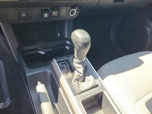 Used 2021 Toyota Tacoma SR5 AWD/4WD image 21