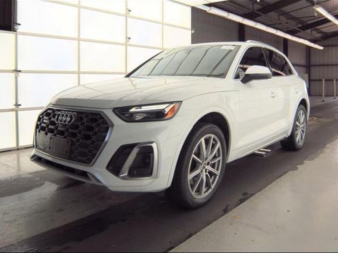 Used 2022 Audi SQ5 Premium Plus w/ Premium Plus Package image 2