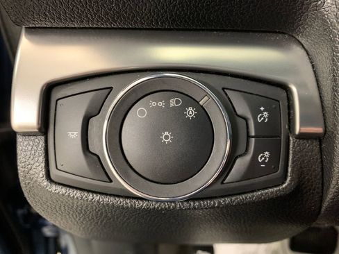 Used 2018 Ford Explorer XLT image 13