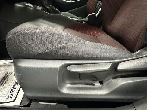 Used 2025 Toyota Corolla SE image 12