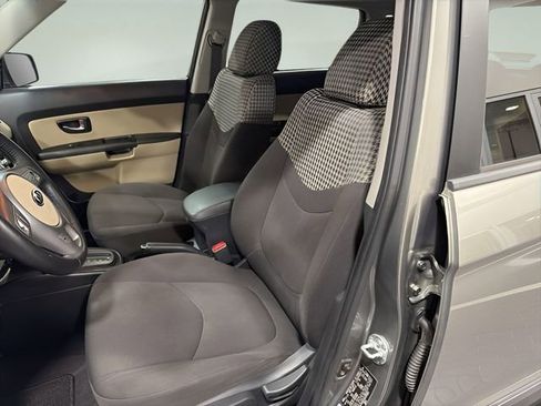 Used 2010 Kia Soul ! FWD image 11