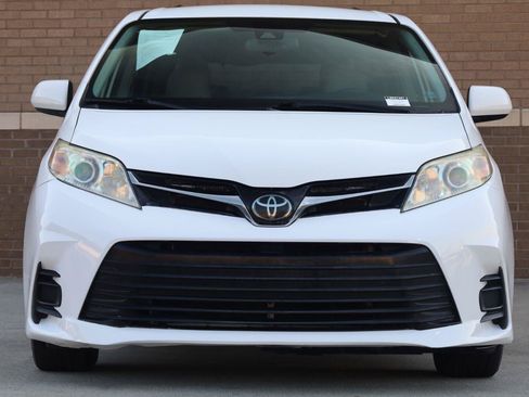 Used 2020 Toyota Sienna LE FWD image 5