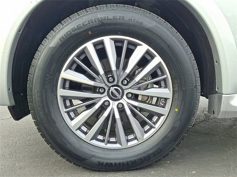 Used 2024 Nissan Armada SL w/ Captain's Chairs Package image 8