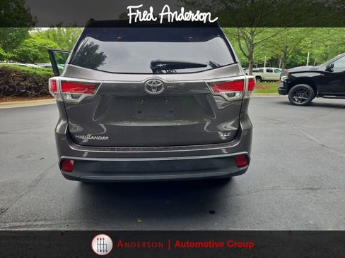 Used 2016 Toyota Highlander XLE FWD image 10
