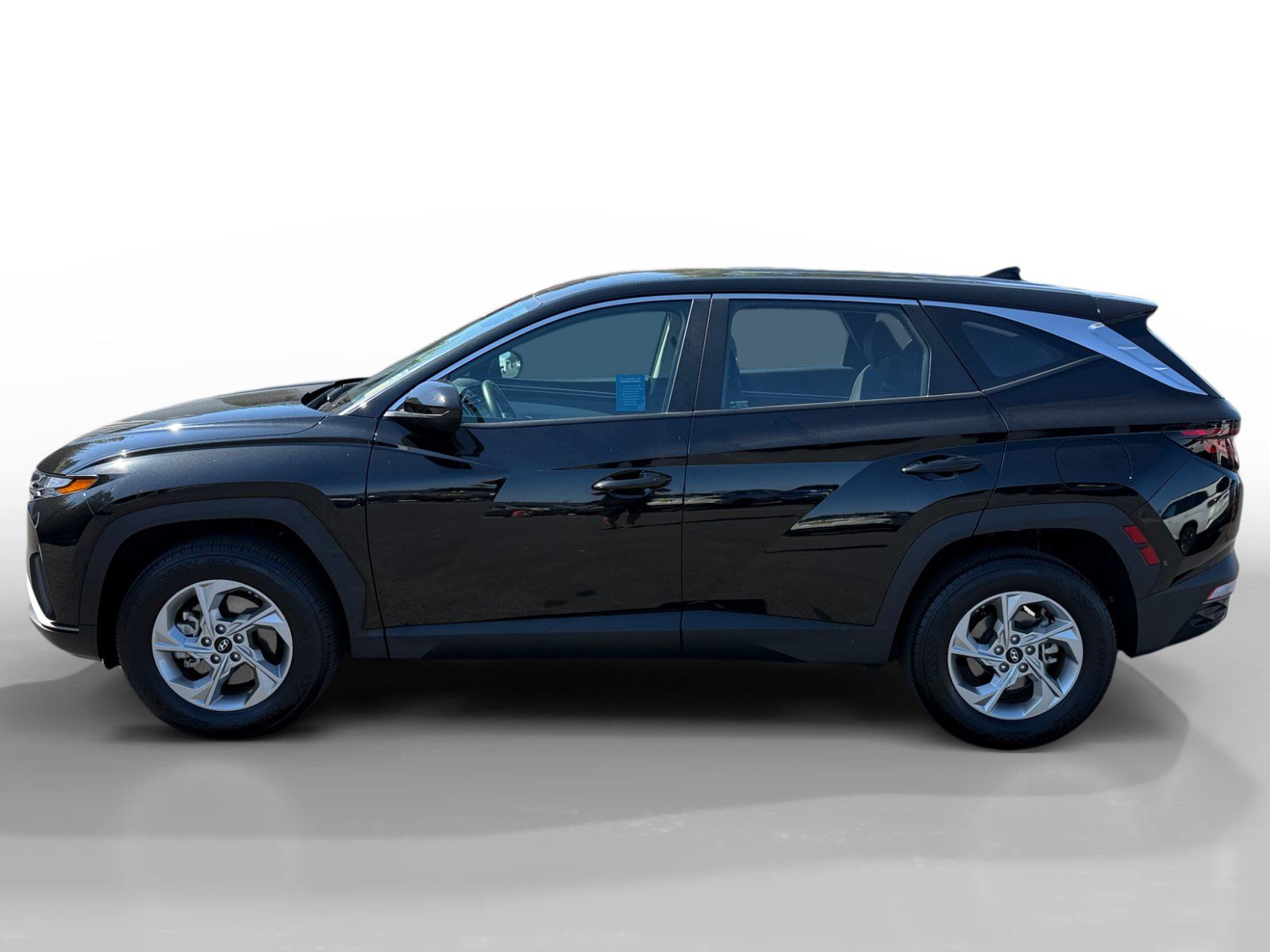 Certified 2024 Hyundai Tucson SE AWD/4WD image 2