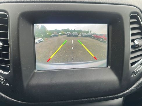 Used 2018 Jeep Compass Latitude w/ Popular Equipment Group AWD/4WD image 25