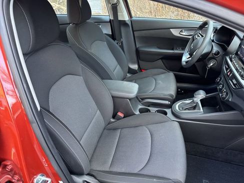 Used 2022 Kia Forte LXS image 28
