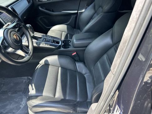 Used 2015 Porsche Macan Turbo AWD/4WD image 17