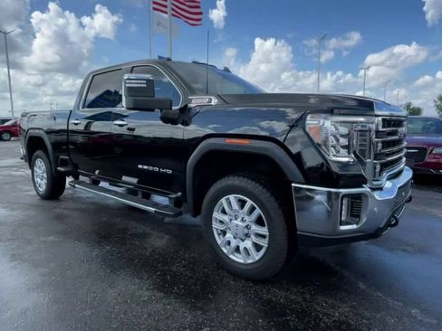 Used 2021 GMC Sierra 2500 SLT w/ SLT Preferred Package AWD/4WD image 2