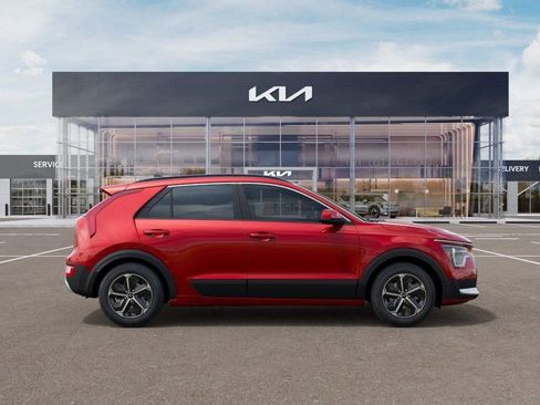 New 2025 Kia Niro LX image 7