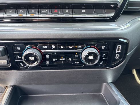 Used 2024 Chevrolet Silverado 1500 High Country w/ Technology Package image 28