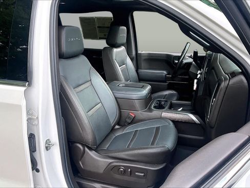 Used 2019 GMC Sierra 1500 Denali w/ Denali Ultimate Package AWD/4WD image 8