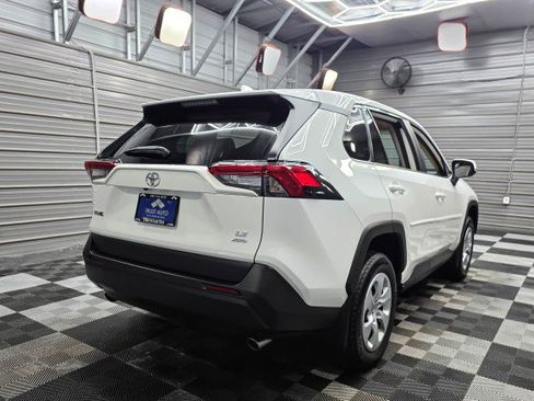 Used 2025 Toyota RAV4 LE AWD/4WD image 6