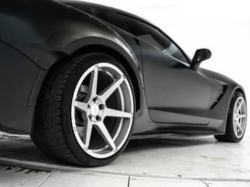 Used 2014 Chevrolet Corvette Stingray Coupe RWD image 3