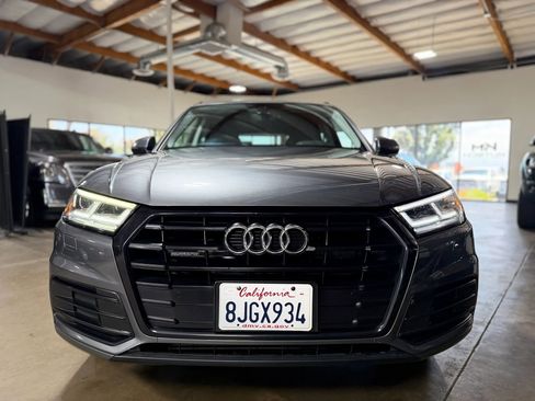 Used 2019 Audi Q5 2.0T Premium Plus w/ Premium Plus Package AWD/4WD image 4