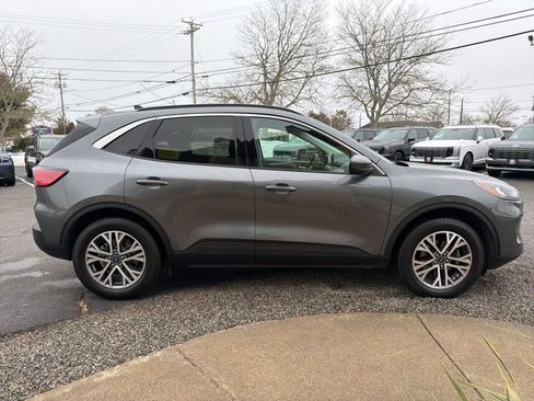 Used 2022 Ford Escape SEL image 4