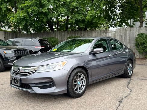 Used 2016 Honda Accord LX image 2