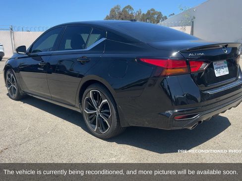 Used 2023 Nissan Altima 2.5 SR FWD image 8
