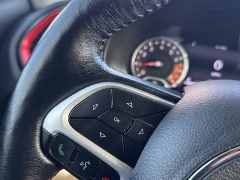 Used 2019 Jeep Renegade Trailhawk image 38