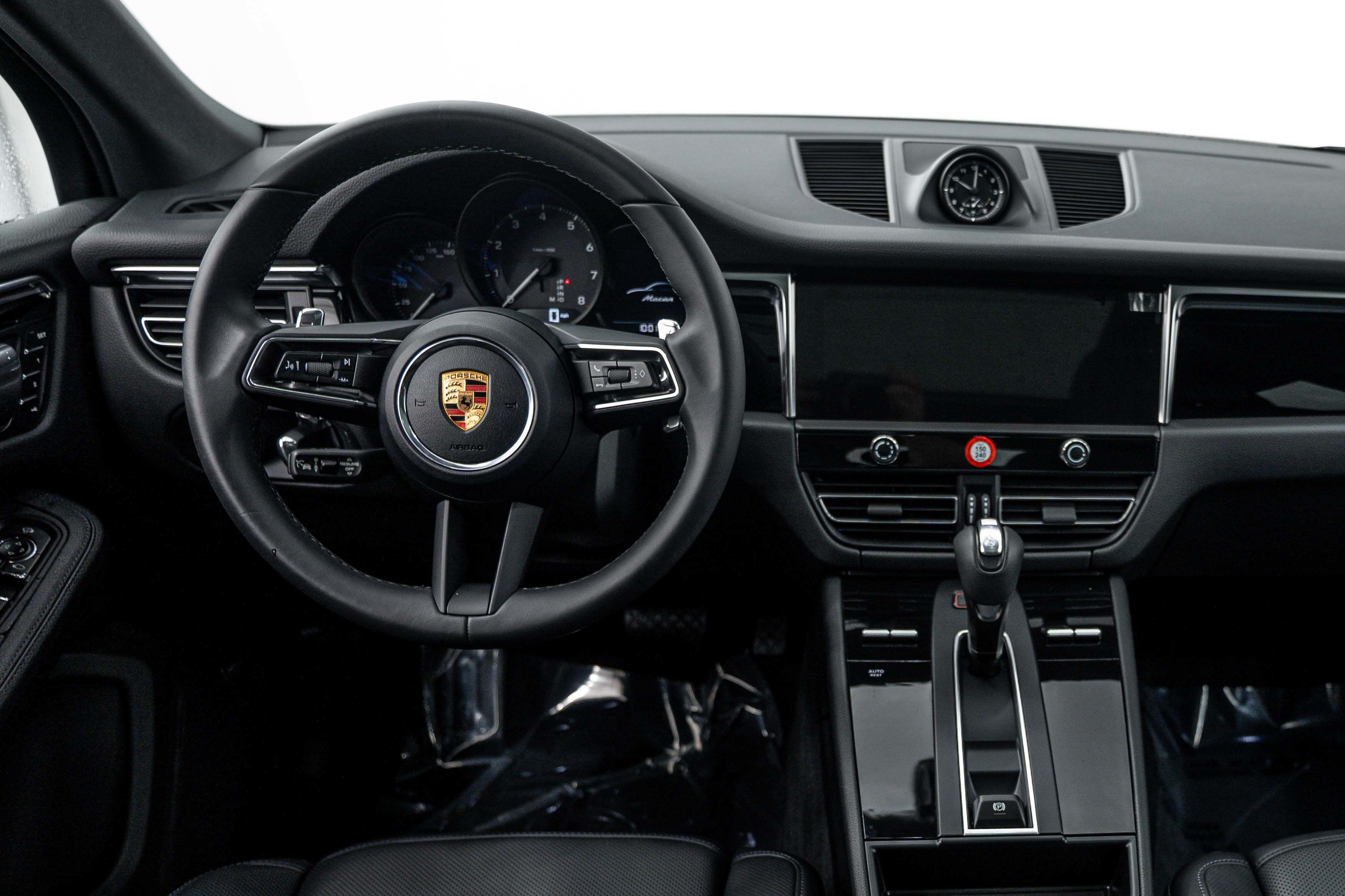 Certified 2026 Porsche Macan AWD/4WD image 22