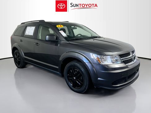 Used 2018 Dodge Journey SE image 1