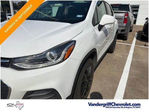 Used 2021 Chevrolet Trax LT w/ Sport Edition AWD/4WD image 2