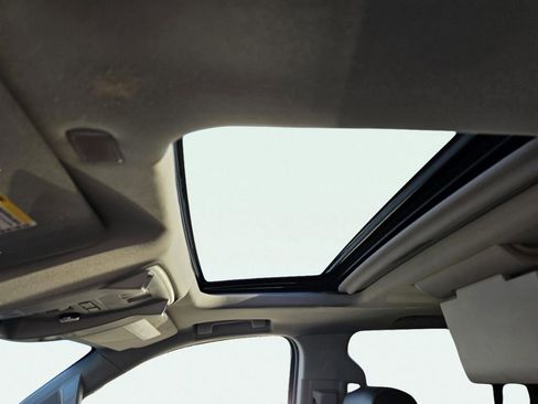 Used 2020 GMC Yukon Denali w/ Denali Ultimate Package image 21