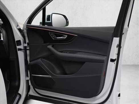 Certified 2025 Audi Q7 3.0T Premium Plus image 11