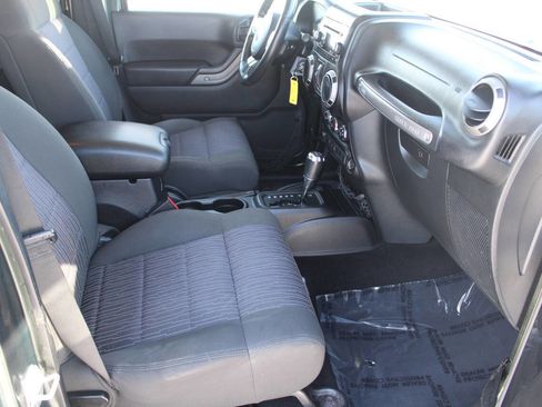 Used 2011 Jeep Wrangler Unlimited Sport image 8