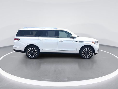 Used 2022 Lincoln Navigator L Black Label AWD/4WD image 9