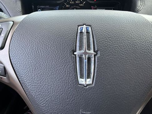 Used 2014 Lincoln MKX AWD w/ Equipment Group 101A image 20
