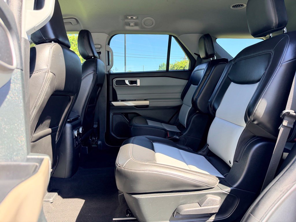 Certified 2023 Ford Explorer XLT w/ Equipment Group 202A RWD image 16