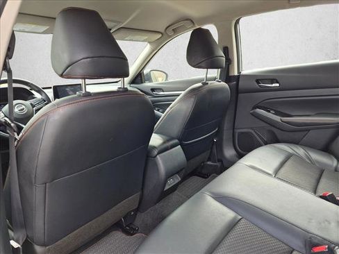 Used 2024 Nissan Altima 2.5 SR FWD image 12