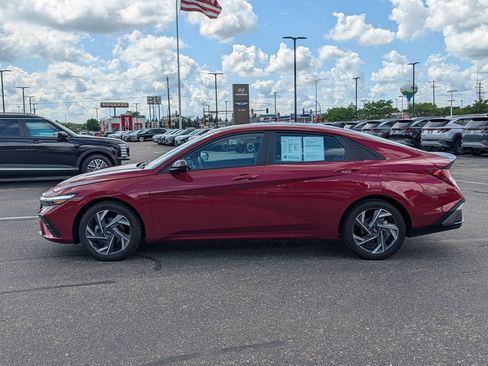 Certified 2025 Hyundai Elantra Sport FWD image 2