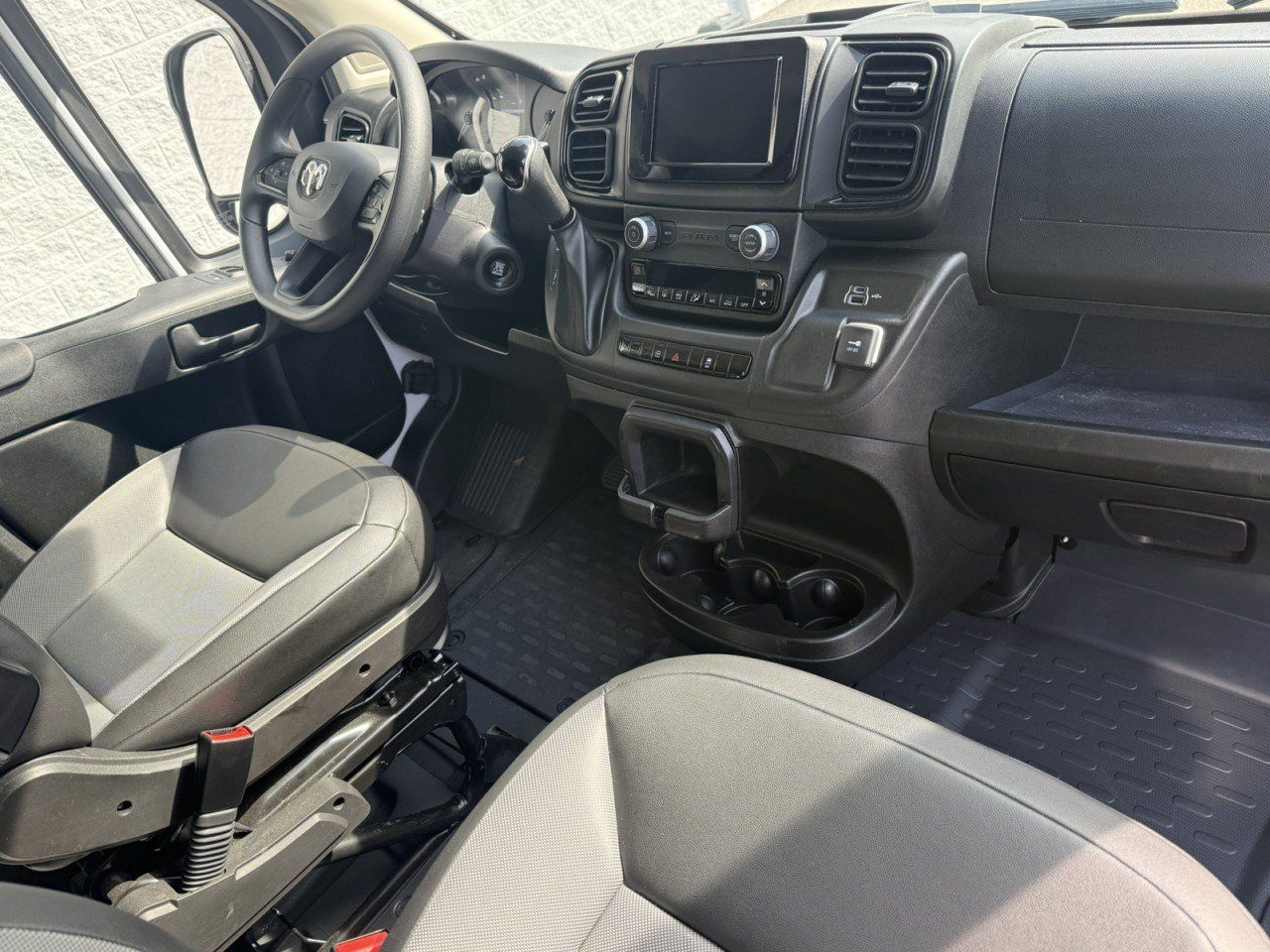 Used 2026 RAM ProMaster 2500 w/ Convenience Group FWD image 14
