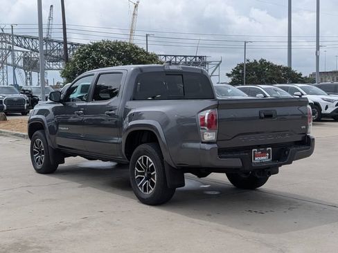 Used 2022 Toyota Tacoma TRD Sport w/ Technology Package AWD/4WD image 8