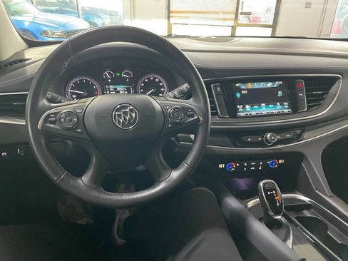 Used 2018 Buick Enclave Essence image 35