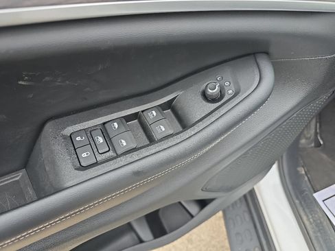 Used 2024 Jeep Grand Cherokee Limited w/ Luxury Tech Group II AWD/4WD image 8
