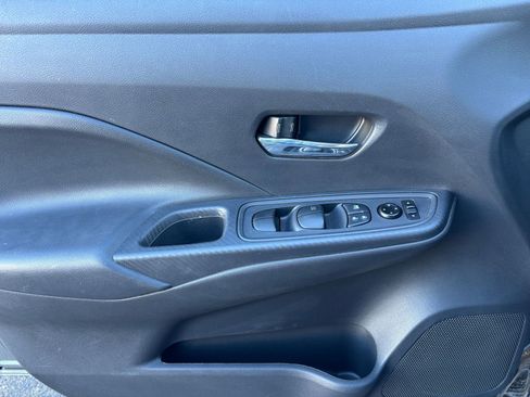 Used 2025 Nissan Versa SV FWD image 18