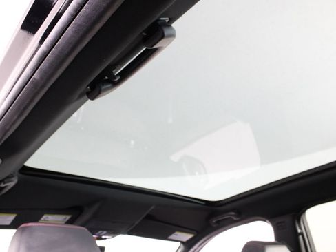 Used 2020 Land Rover Discovery Sport SE R-Dynamic image 21