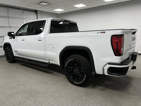 Used 2025 GMC Sierra 1500 Elevation w/ Elevation Premium Package image 9